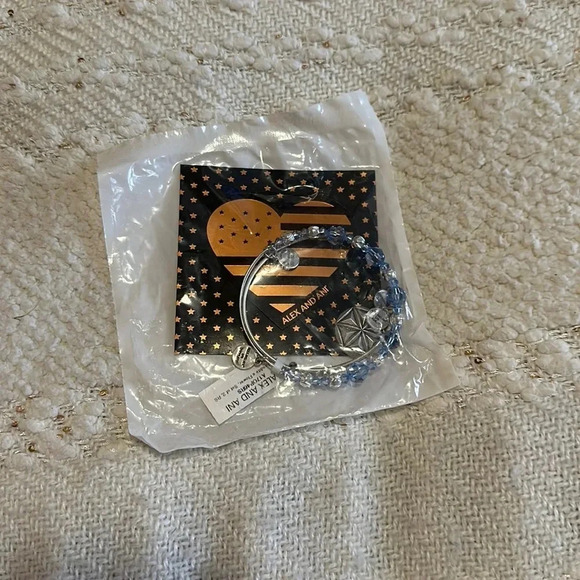 Alex‎ and Ani Aphrodites Flowers Bangle - Picture 1 of 2